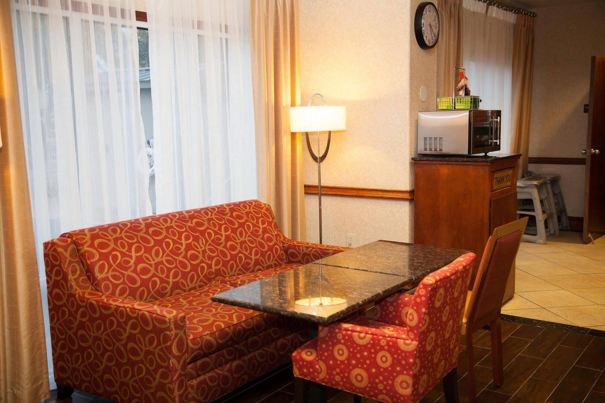Hampton Inn Brownwood Exterior photo